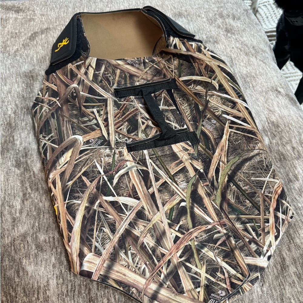 Browning Camo Dog Jacket with Black Accents - Picture 3 of 7